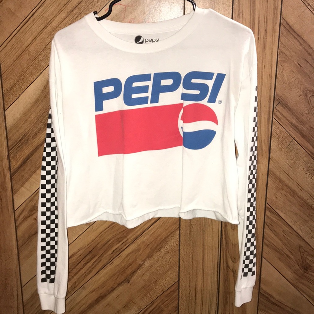 “Pepsi” White Checkered Long Sleeve Crop Top!